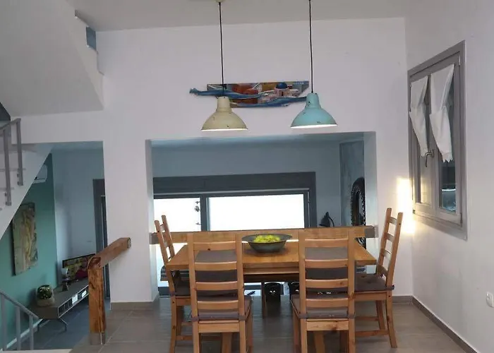 Lina Syros Азолимнос