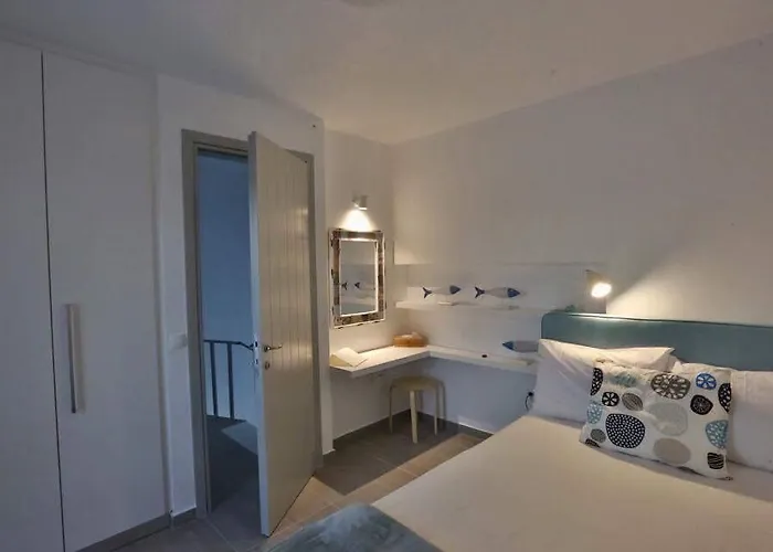 Lina Syros Азолимнос