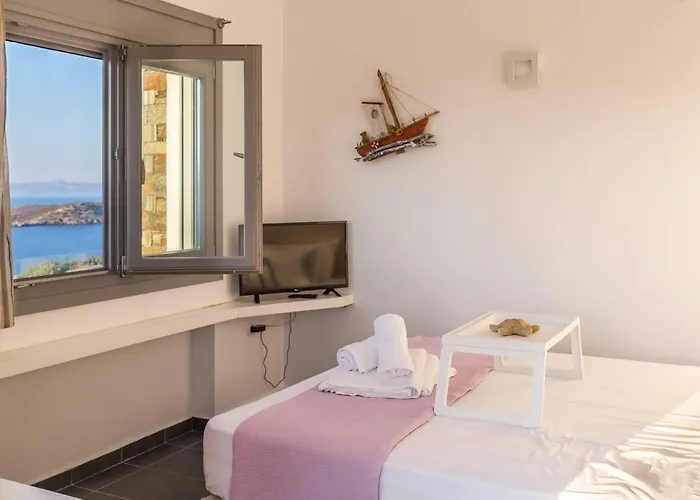 Lina Syros Азолимнос