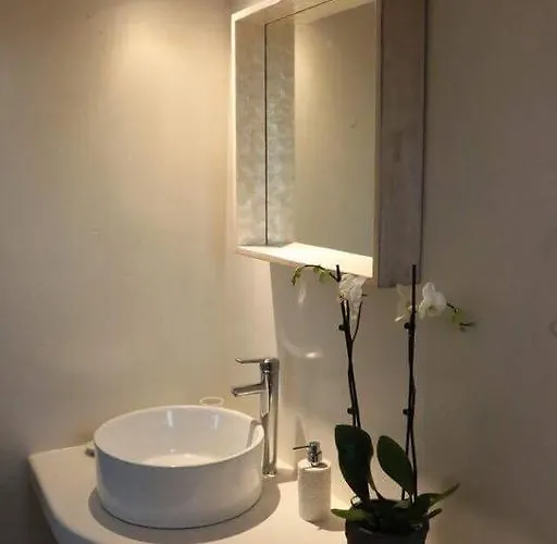 Lina Syros * 아졸림노스